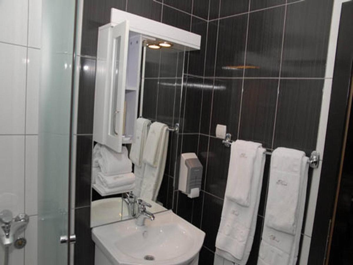 Hotel Novak Zvornik Szoba fotó